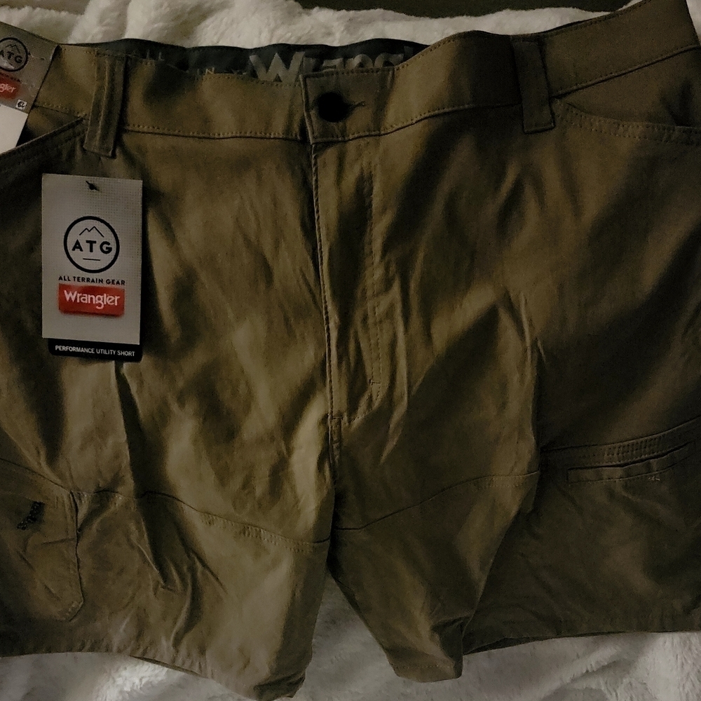 Wrangler Men's Khaki Cargo Shorts